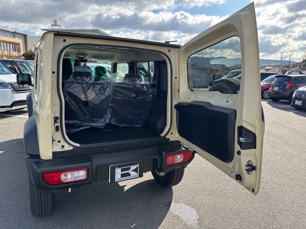 内装：ラゲージルーム