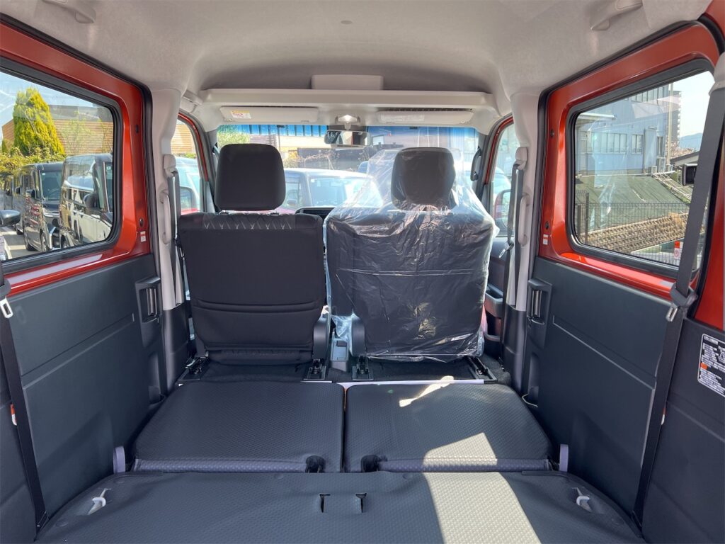 内装：ラゲージルームフラット状態