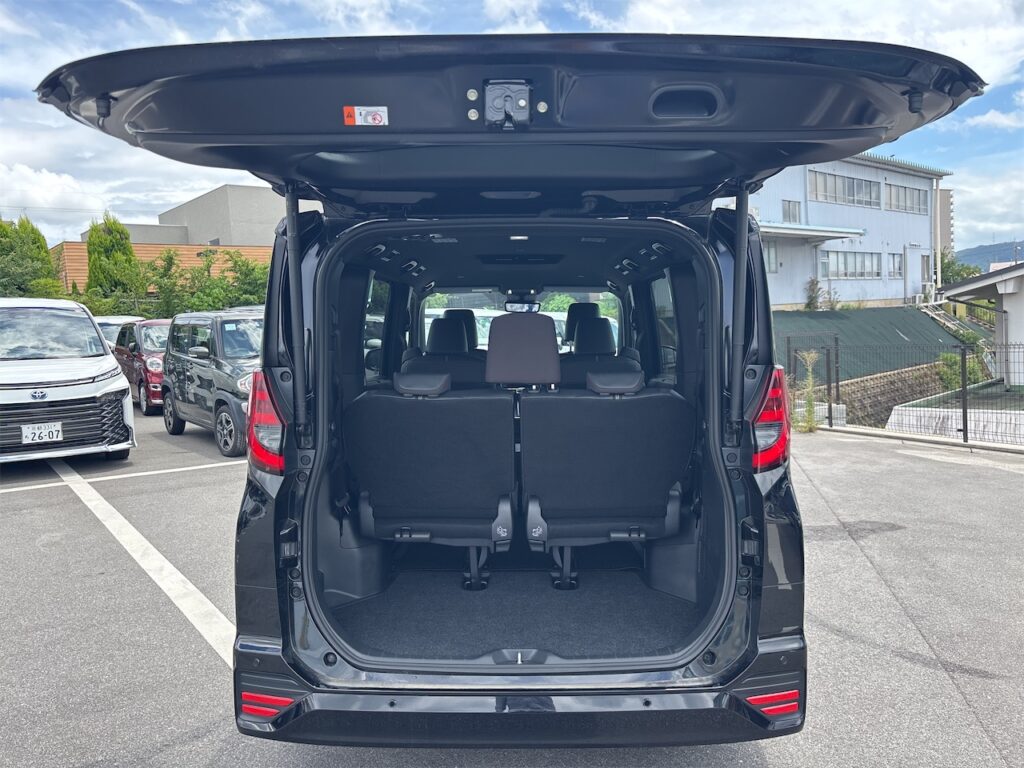 内装：ラゲージルーム