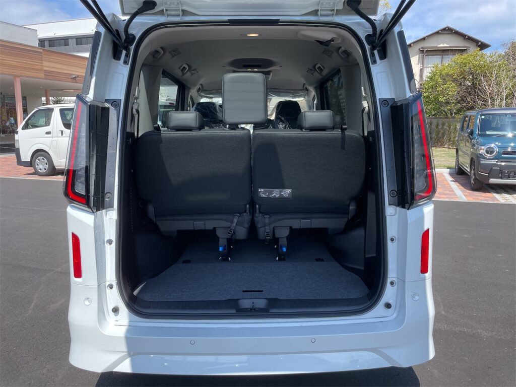 内装：ラゲージルーム