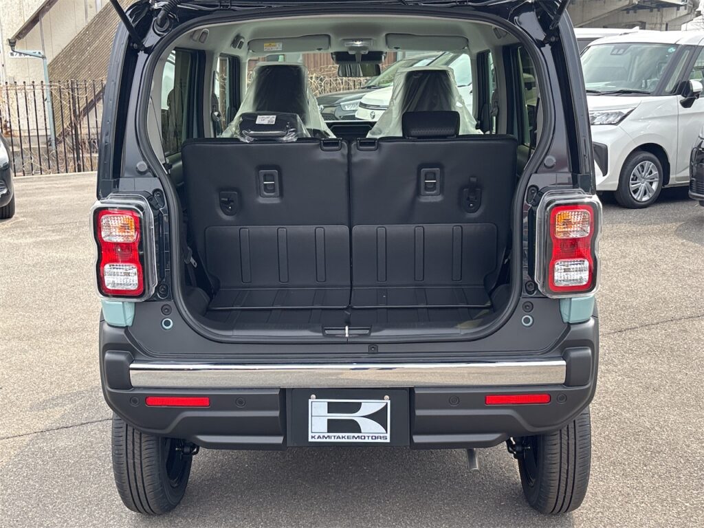 内装：ラゲージルーム