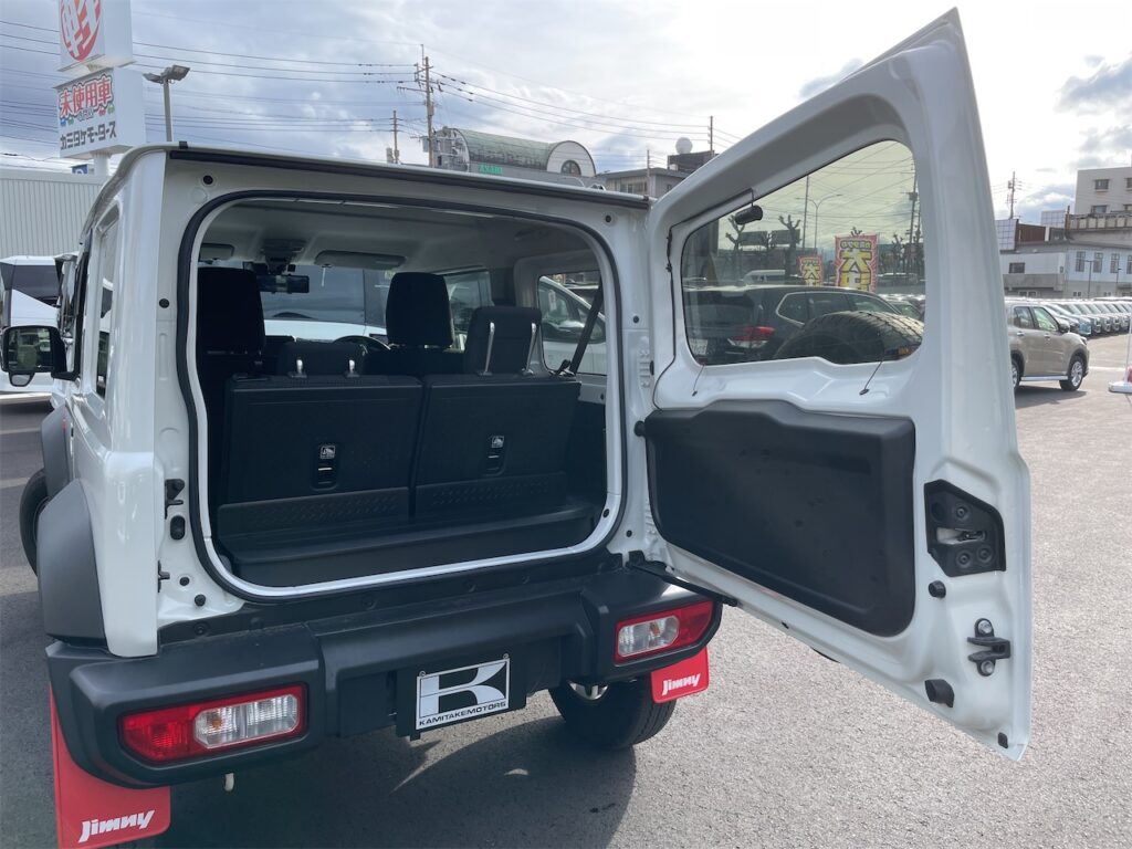 内装：ラゲージルーム