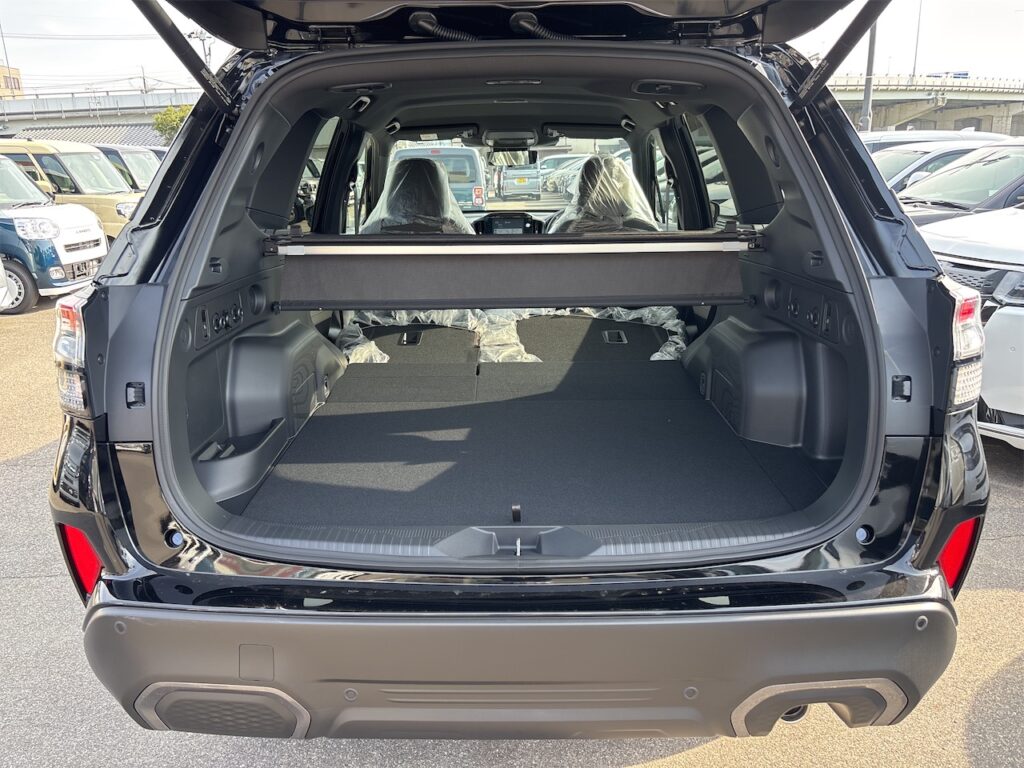 内装：ラゲージルーム