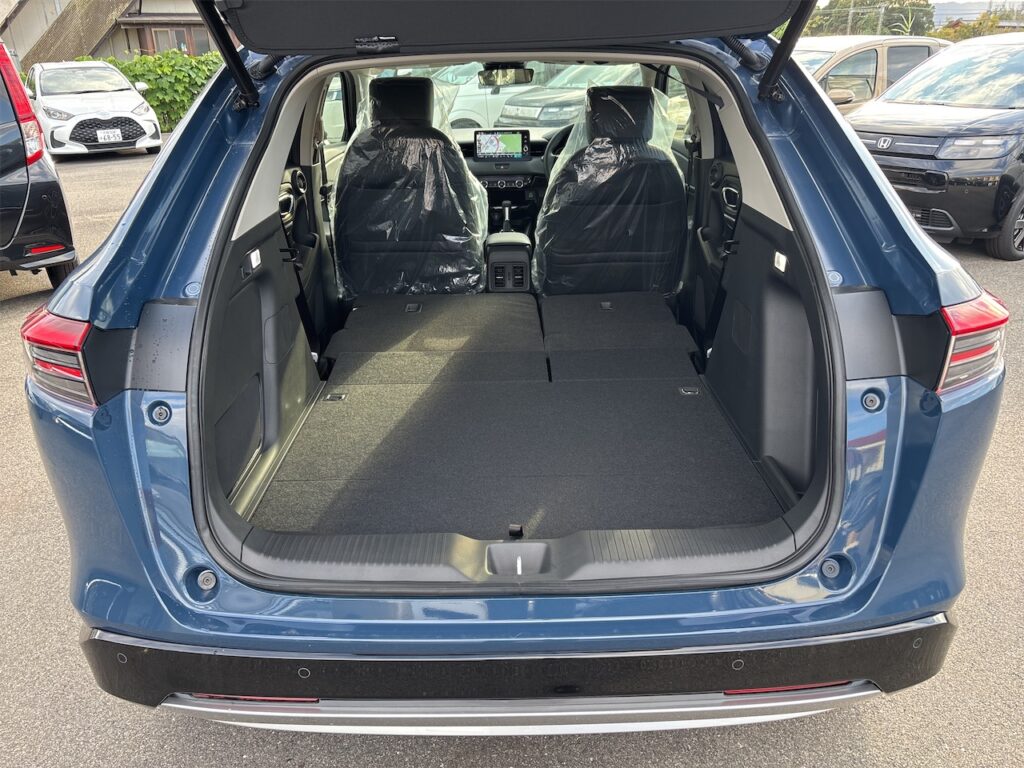 内装：ラゲージルームフラット状態